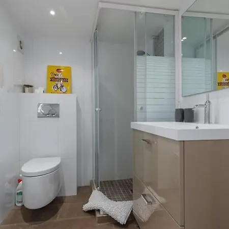 Апартаменты Location, 1 Bedroom Flat Вильфранш-сюр-Мер
