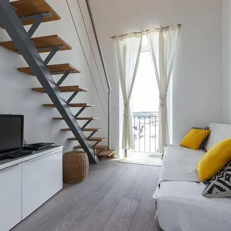 Location, 1 Bedroom Flat アパート